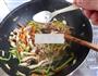 尖椒白玉菇炒肉的做法图解13