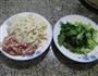 青菜咸肉炒莲藕的做法图解1