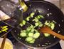 黄瓜木耳炒蛋的做法图解7