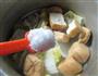 油豆腐白菜肉骨汤的做法图解7