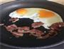 简易培根太阳蛋披萨的做法图解1