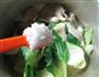 平菇青菜鸡腿汤的做法图解7