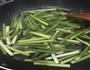 五花肉炒蒜苔的做法图解4