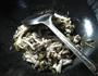 雪菜五花肉炒白玉菇的做法图解6