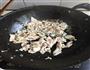 黑木耳炒肉片的做法图解5