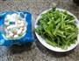 白玉菇炒芹菜的做法图解1