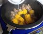 玉米烧排骨的做法图解11
