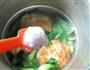 青菜荷叶蛋排骨汤的做法图解8
