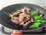 辣椒炒拆骨肉的做法图解8