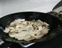腊肉炒鸡肶菇的做法图解5