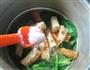 油条菠菜排骨汤的做法图解10