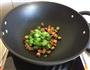 秋葵炒鸡丁的做法图解4