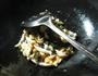 雪菜白玉菇炒鸡蛋的做法图解9