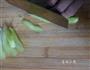 熏干炒芹菜的做法图解2