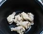 黄豆海带焖鸡翅根的做法步骤2