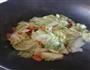 白菜炒木耳的做法图解5