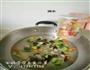 二米粥多味蝴蝶面搭配素菜五味鲜的做法图解3