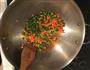 松子玉米虾仁的做法图解3