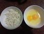 银鱼煎蛋的做法图解1