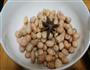 凉拌芹菜花生米的做法图解2