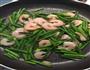 芦笋炒虾仁的做法图解4