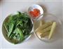荷兰豆炒玉米笋的做法图解1