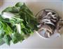 平菇炒小白菜的做法图解1