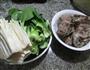 青菜金针菇肉骨汤的做法图解1