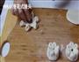 巧克力花型包子的做法图解3