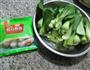包心鱼卷炒青菜的做法图解1