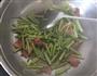 培根炒香芹的做法图解4