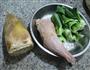 青菜冬笋煮腊鸡腿的做法图解1