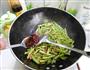 砂锅肉末豆角的做法图解13