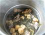 小油豆腐酸菜煮龙骨的做法图解9
