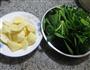 菠菜土豆的做法图解1