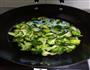西兰花炒虾仁的做法图解2