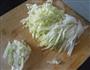 白菜丝烩丸子的做法图解2