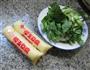 青菜煮樱玉豆腐的做法图解1