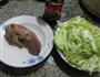 圆白菜炒猪舌头的做法图解1