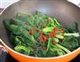 枸杞炒菠菜的做法图解5