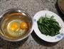 大蒜炒鸡蛋的做法图解1
