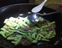 腊肠炒四季豆的做法图解4