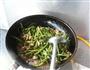 干煸豆角的做法步骤12