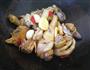 花菇炖鸡的做法图解6