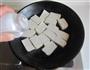 木耳烧豆腐的做法图解2