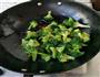 西兰花炒虾仁的做法图解8