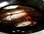 红烧小鲫鱼的做法图解3