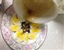 浇汁水煮蛋的做法图解4