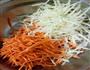凉拌双色萝卜条的做法图解1