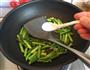 芦笋炒蛋的做法图解5